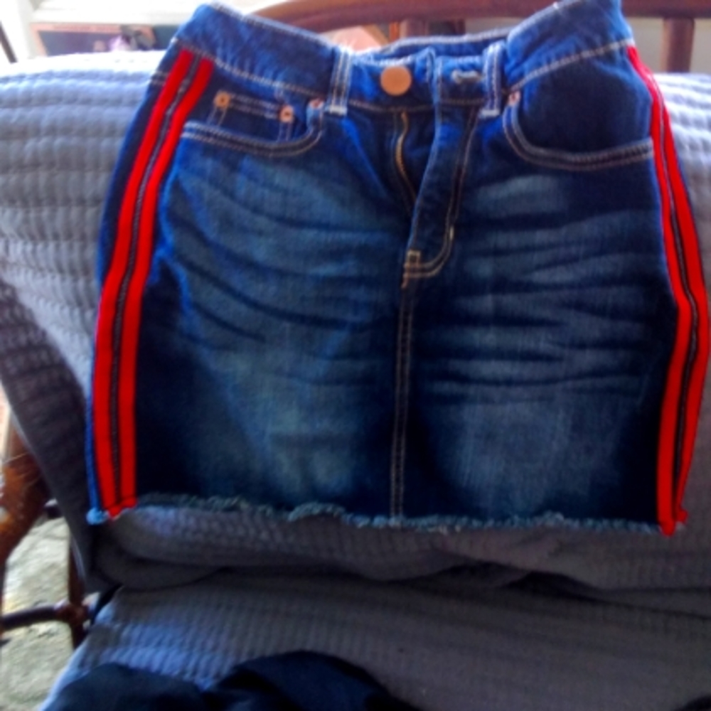 No boundaries denim mini skirt with cut trim and red stripes on side size 5